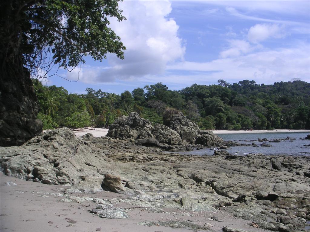 The start of Playa Manual Antonio