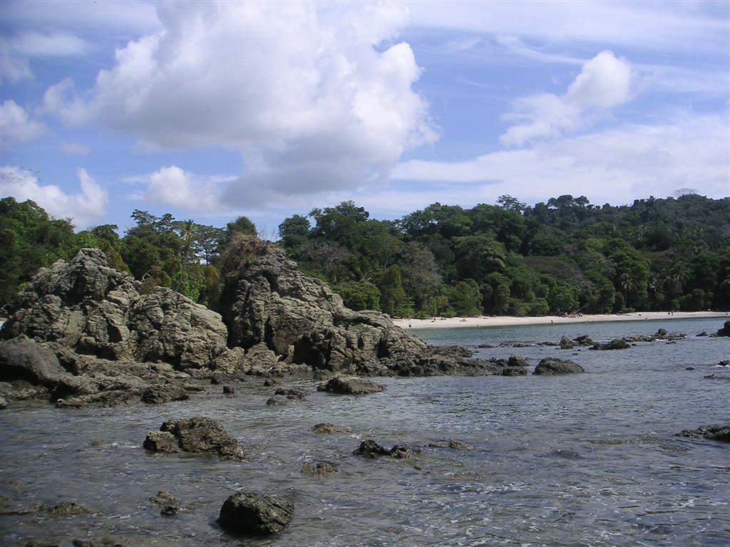 The start of Playa Manual Antonio