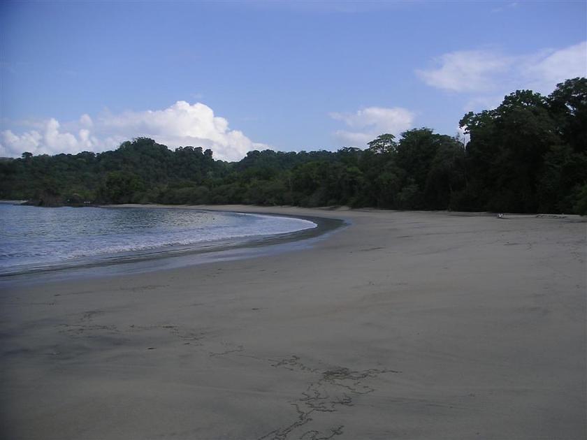 Looking back over Playa Espadilla Sur