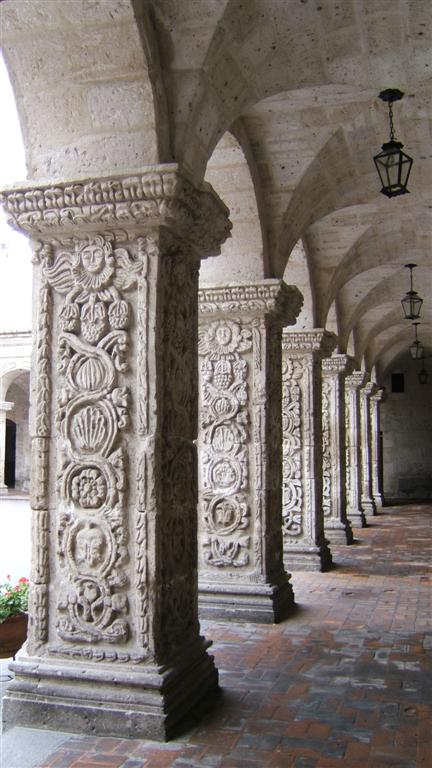 Detail of columns in the plaza