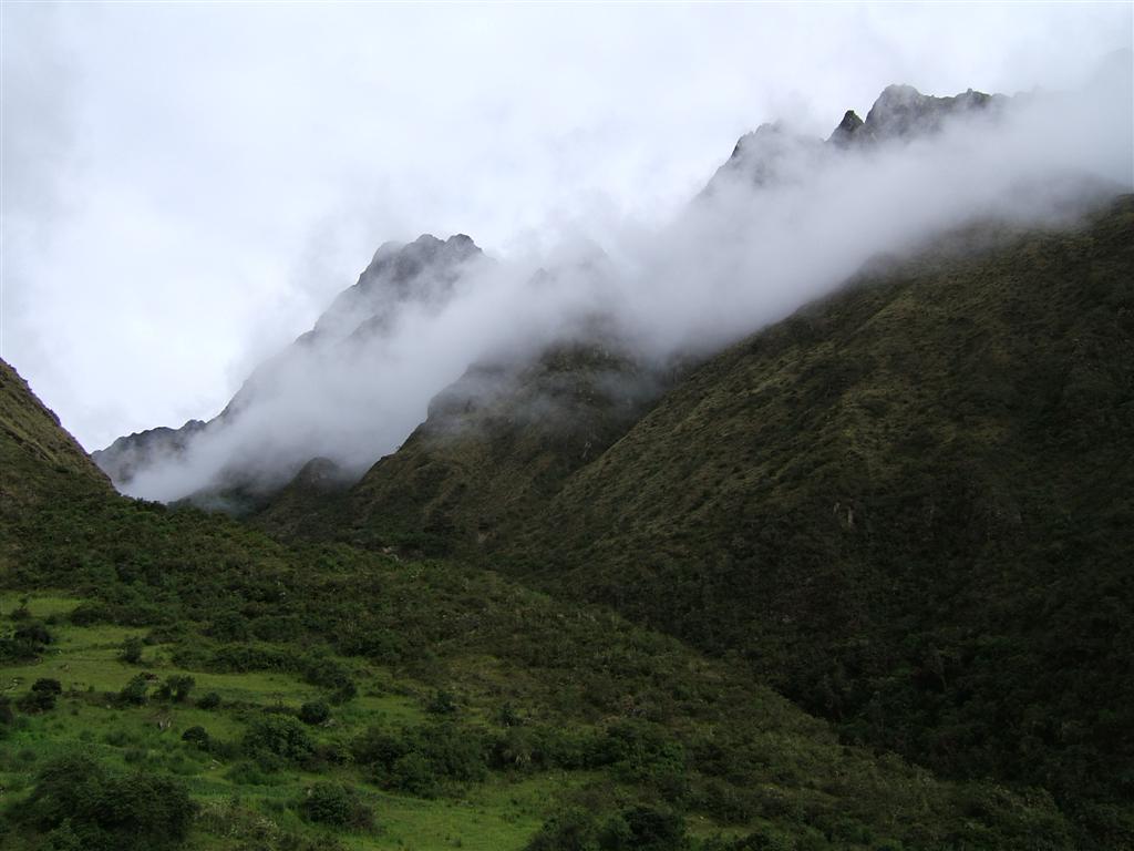 Peaks around Dead Woman's Pass