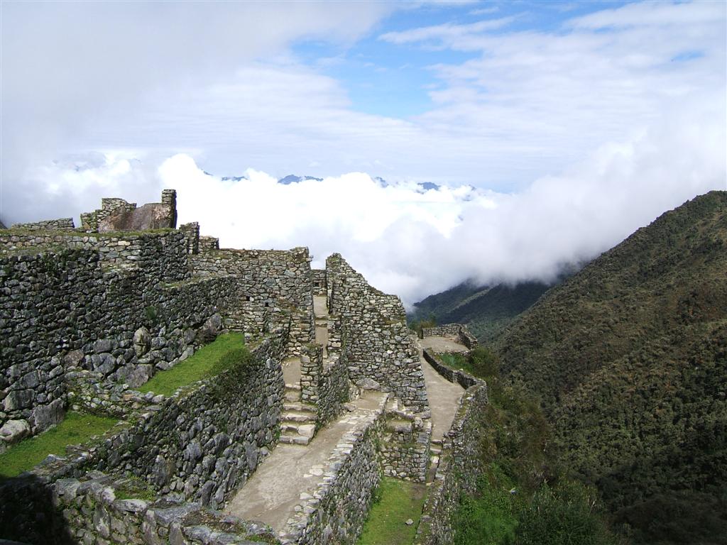 Looking down over Sayaqmarka