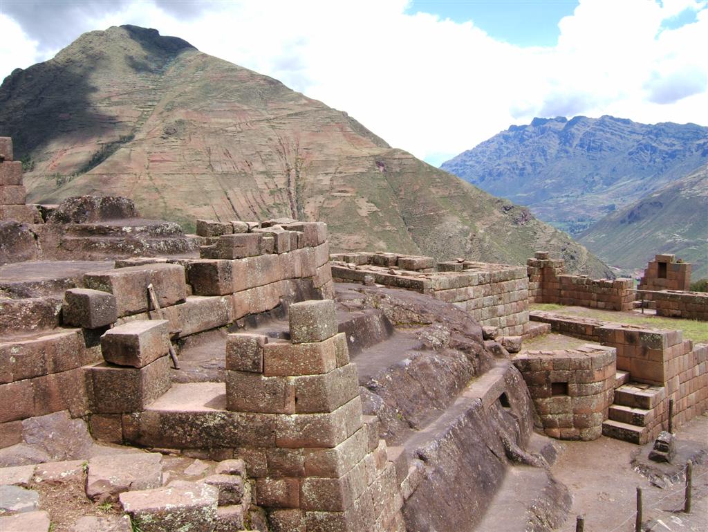 Remains of Pisaq's sun temple