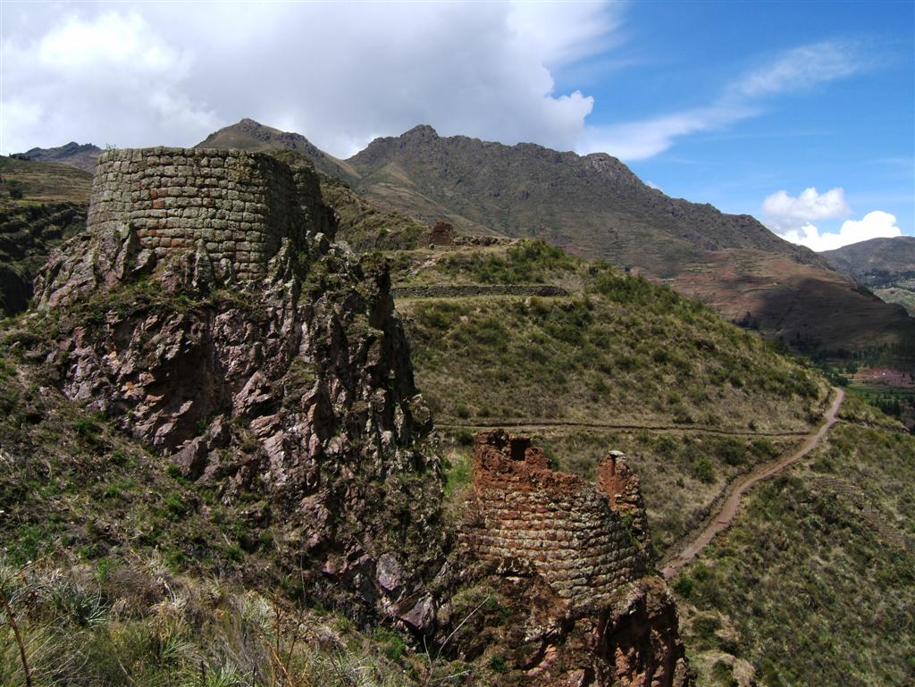 Pisaq Inka towers