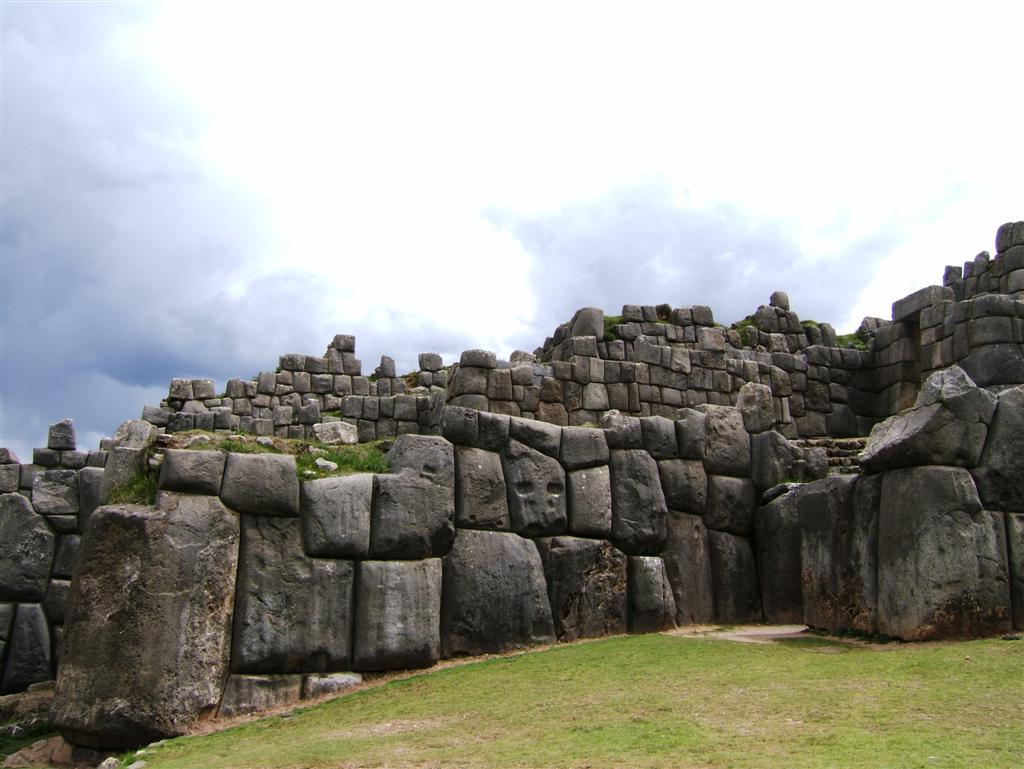 Perfectly fitted Sacsayhuaman walls