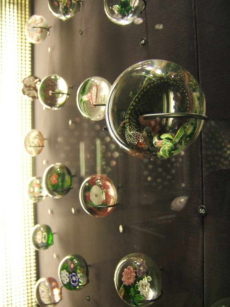 Paper weights at The Art Institute of Chicago Museum