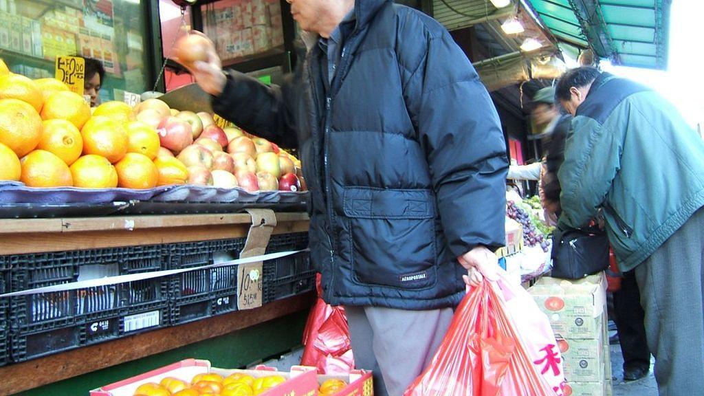 Fruit shopping in Chinatown