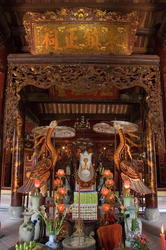 Bach Ma temple