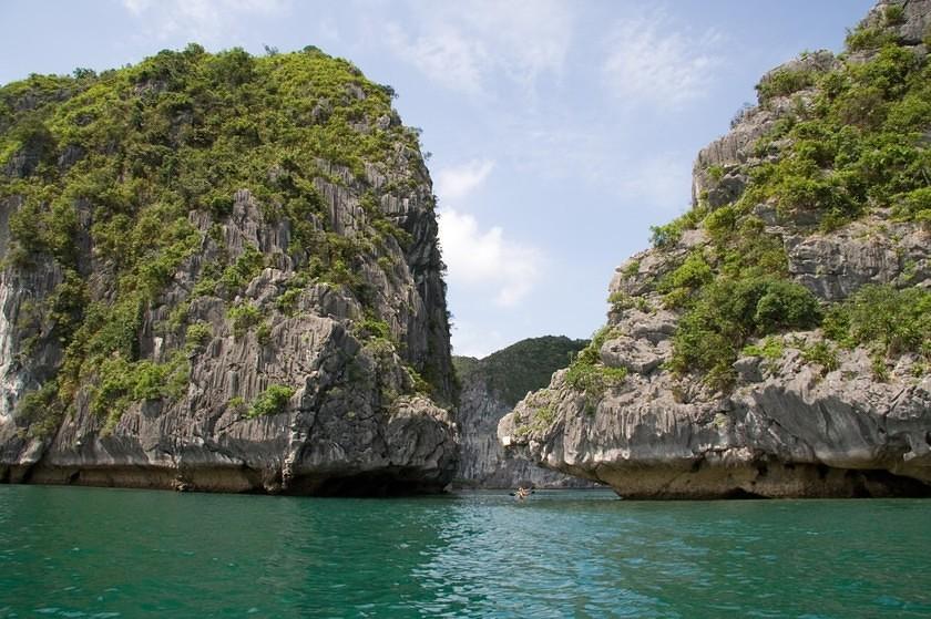 Kayaking through the islands