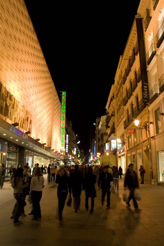 Night shopping in el Corte Ingles