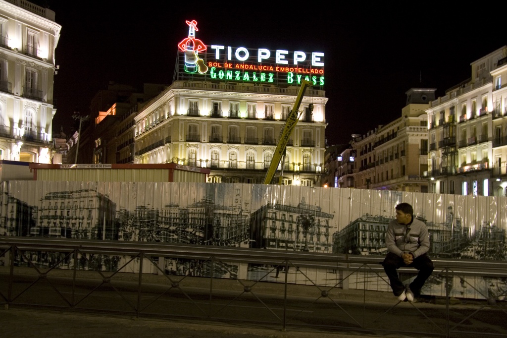 Night construction on Plaza de la Puerta del Sol