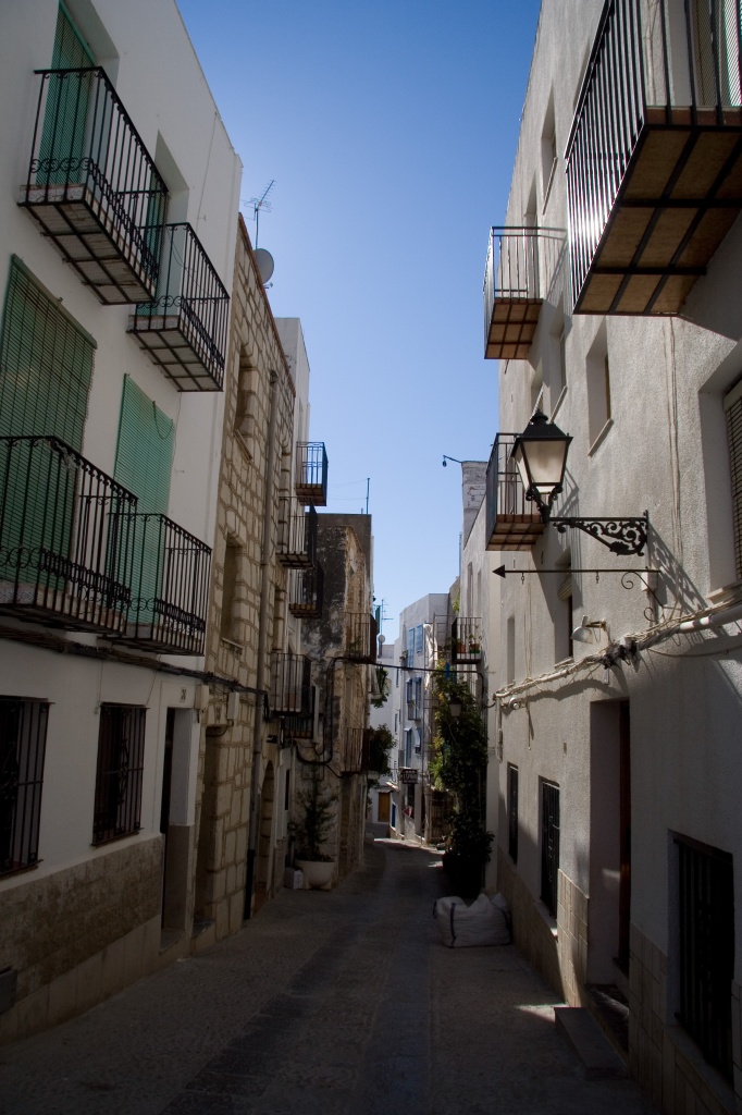 Narrow streets of old Peñíscola