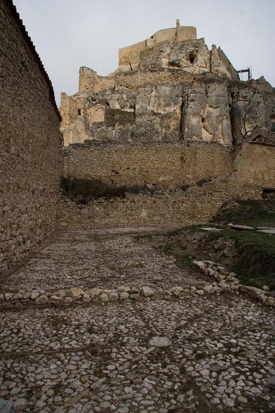 Old courtyards and Morella's castle