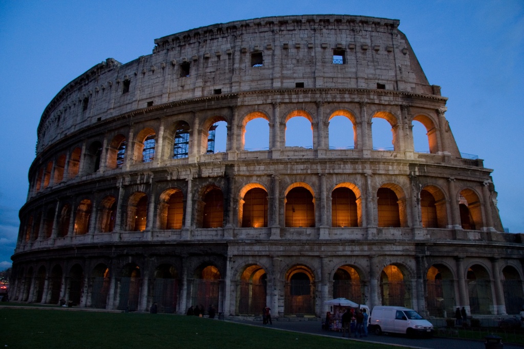 Night vendors outside the Colosseum