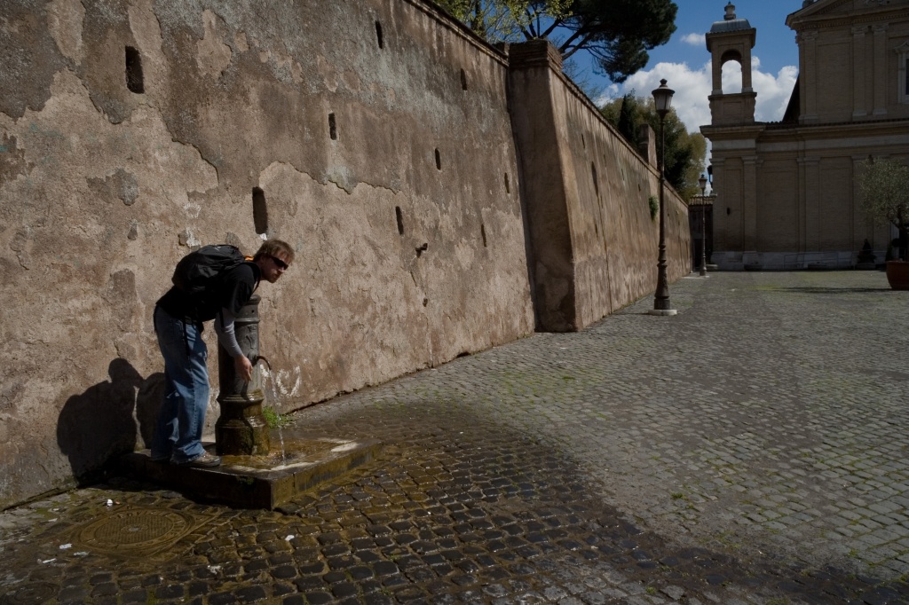 Pete getting the hang of the fountains