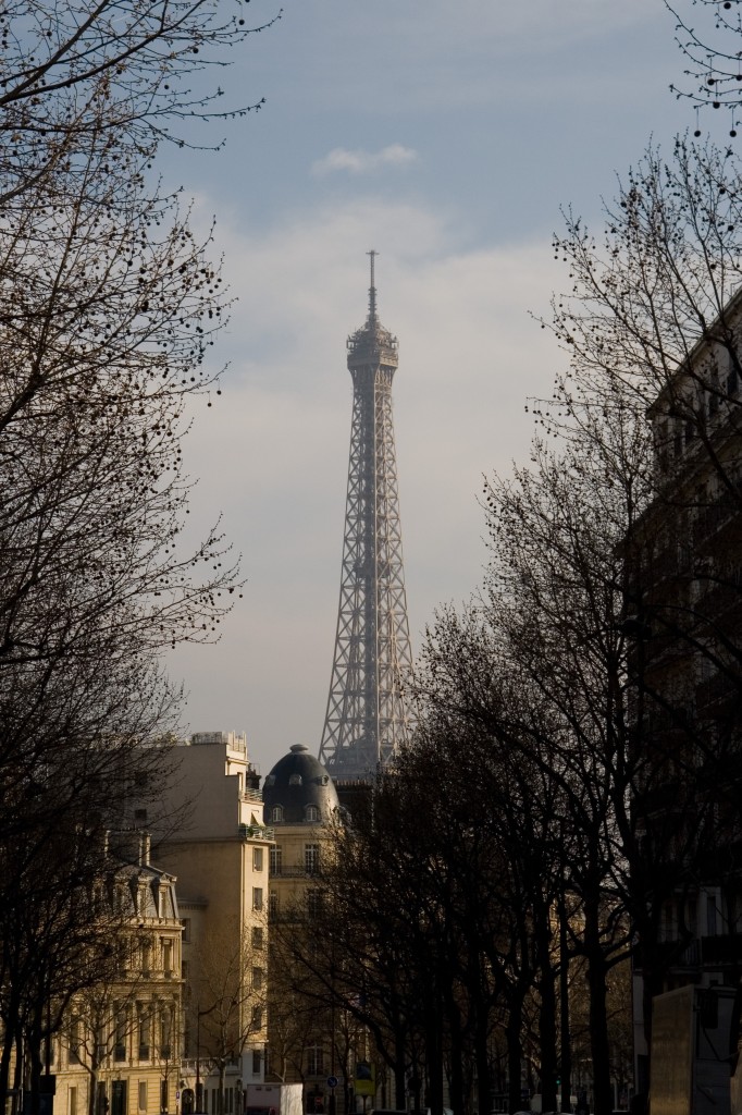 Tour Eiffel in the distance