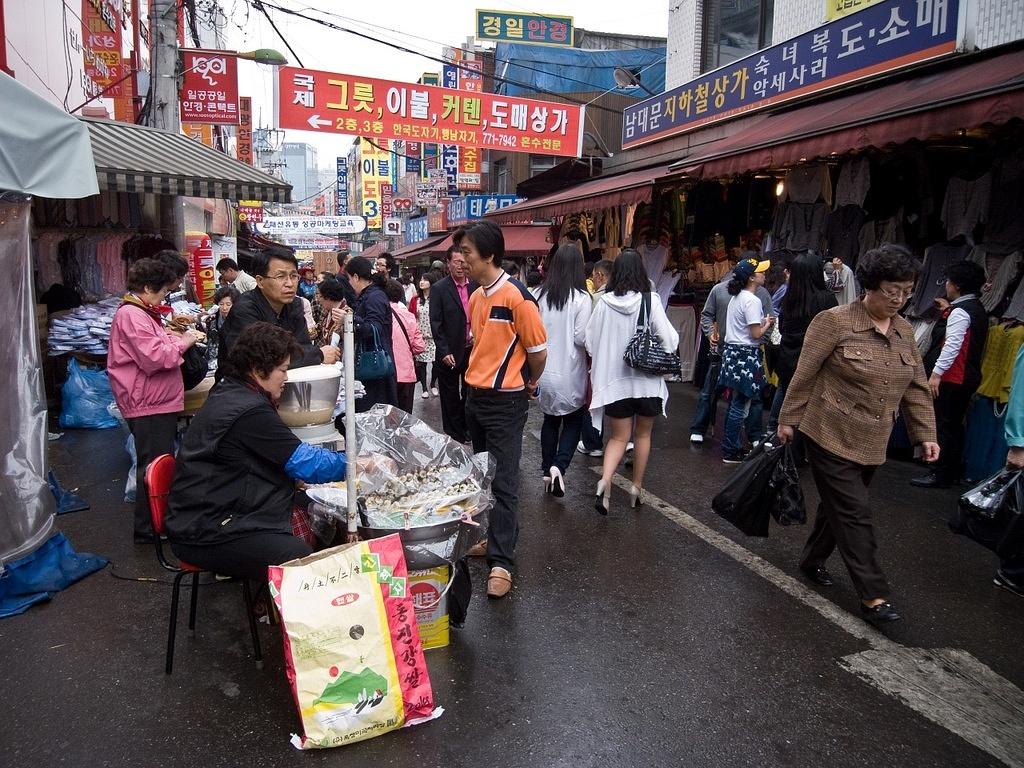 Buying gimbap in the market