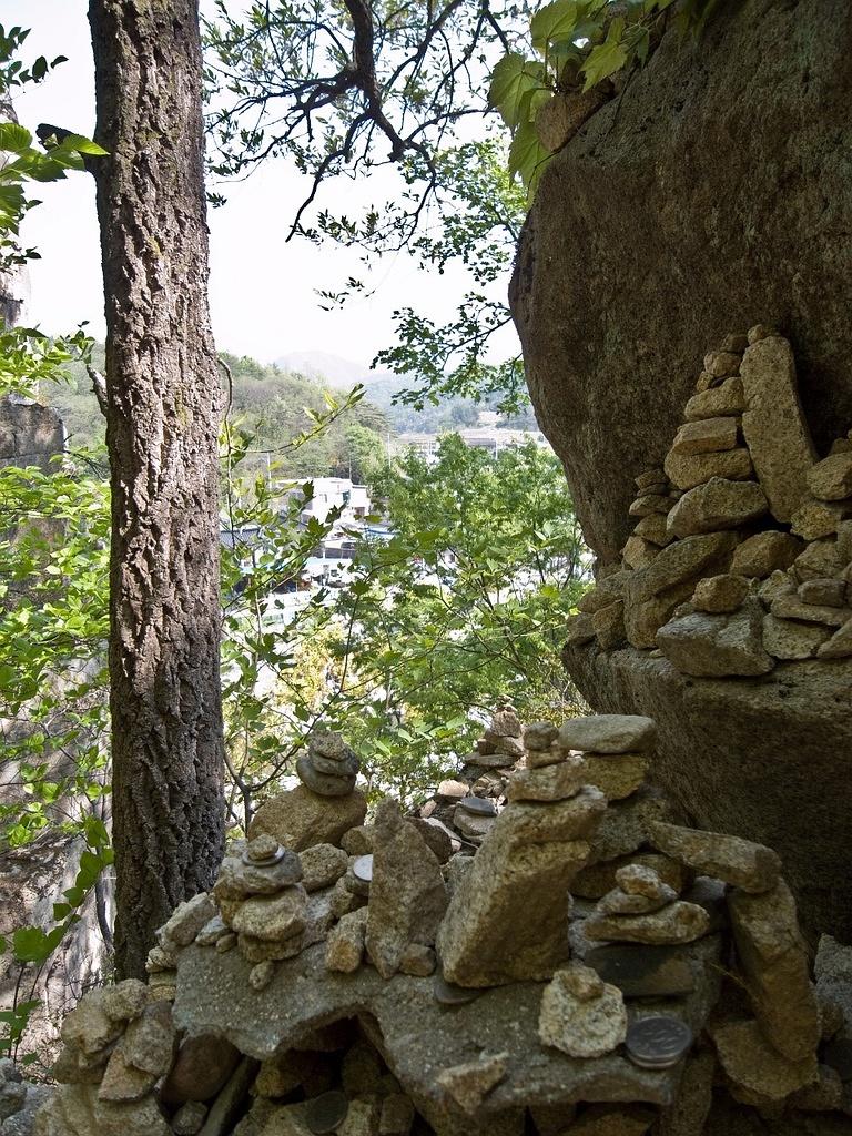 Rock piles at Samseong-gak