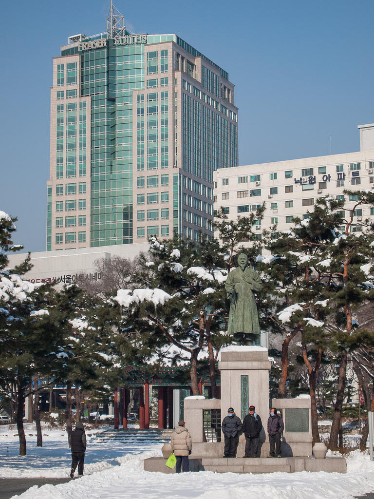 Sohn Byeong-hui in Tapgol Park