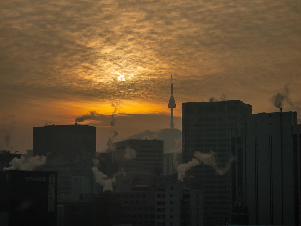 Seoul tower in the haze