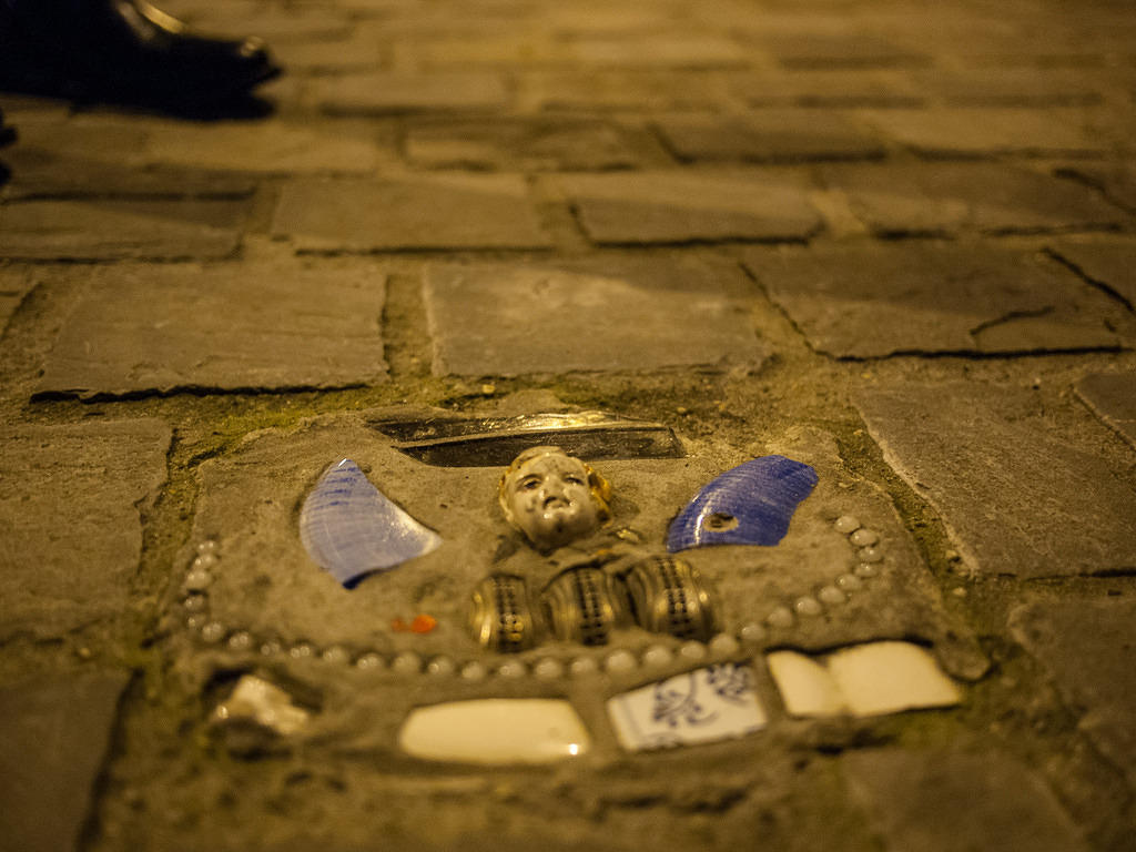 Pothole street art