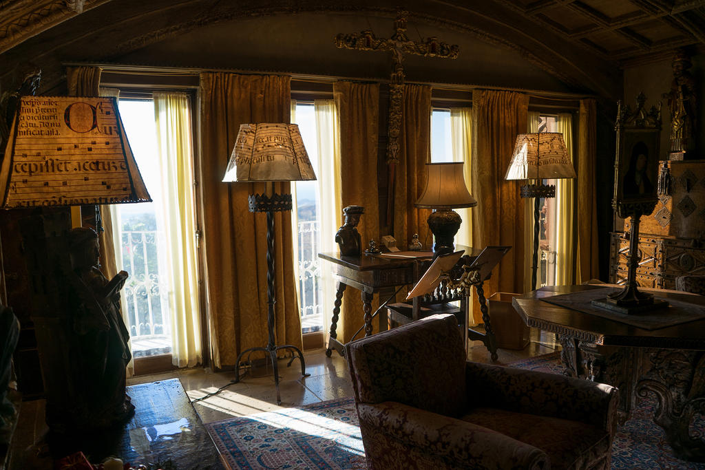 Hearst Castle Upstairs Suites Tour