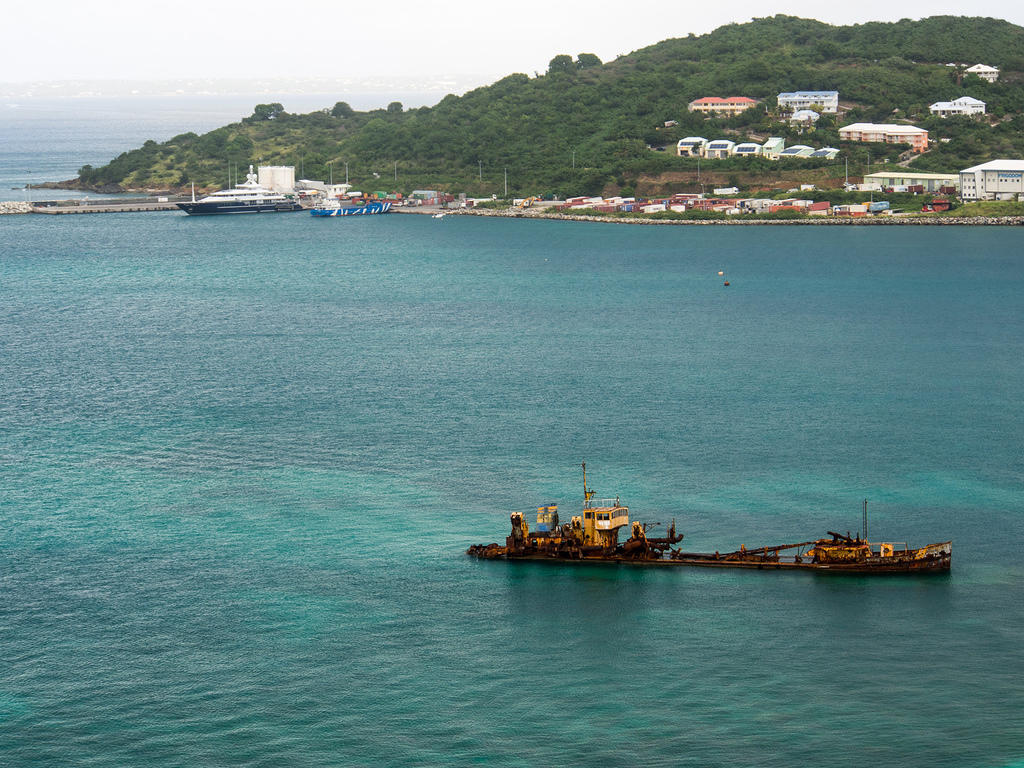 Shipwreck near Marigot