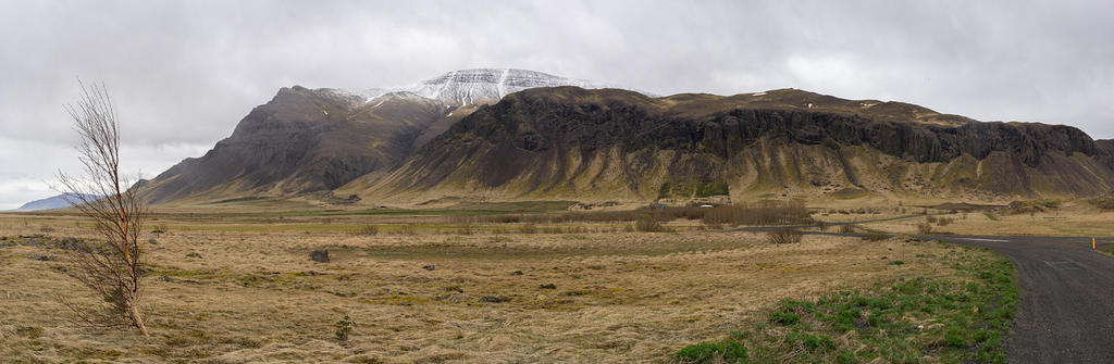 Mountain view near Grundarhverfi