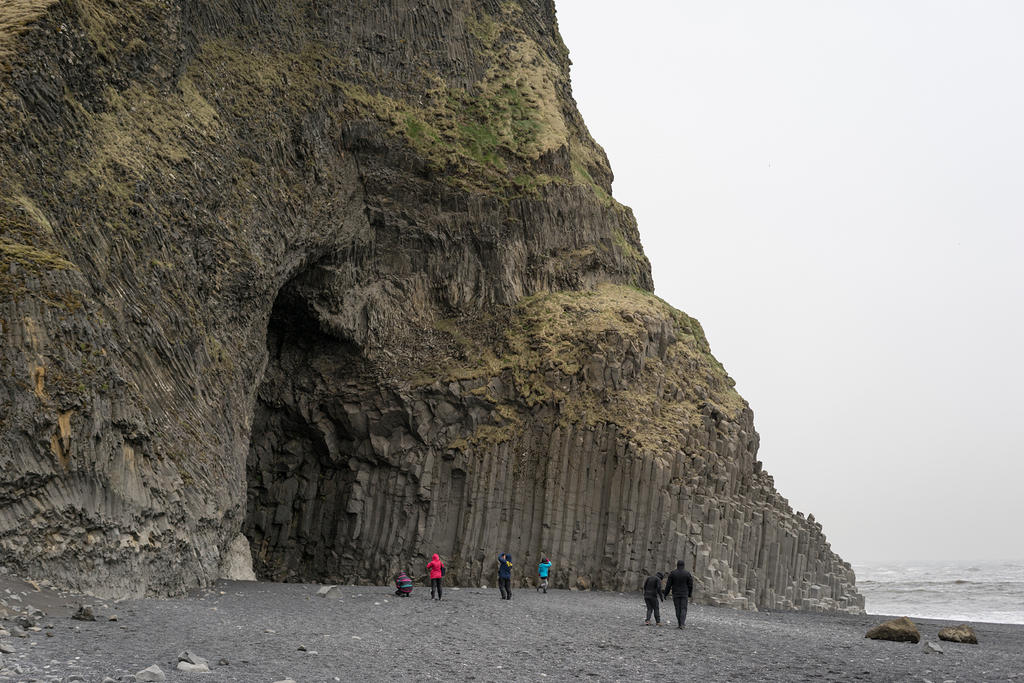 Hálsanefshellir cave