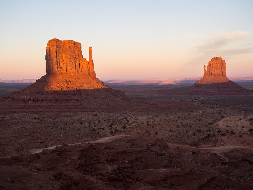 Long shadows on the mittens