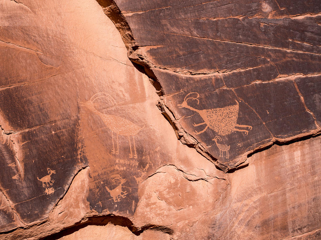 Eye of the Sun petroglyph wall