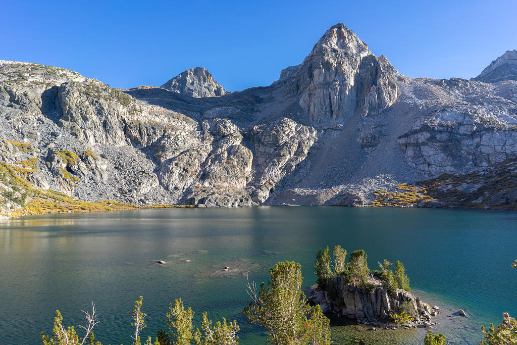 Painted Lady and Upper Rae Lakes island