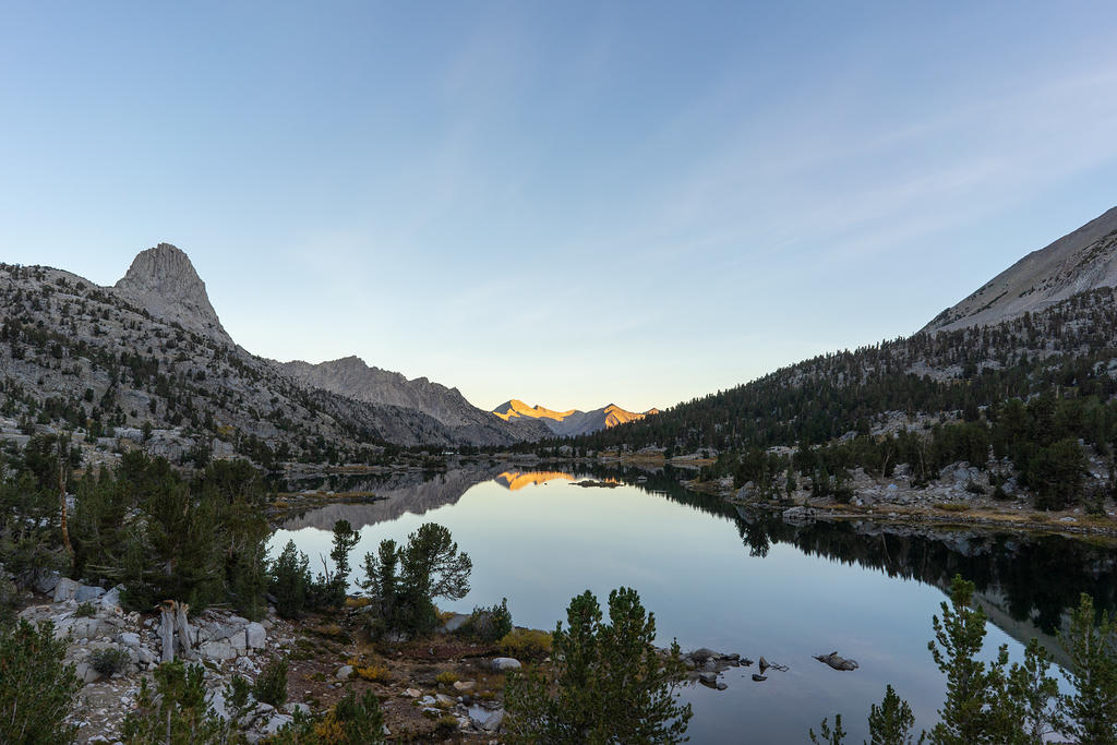 Middle Rae Lakes reflection view, including Fin Dome