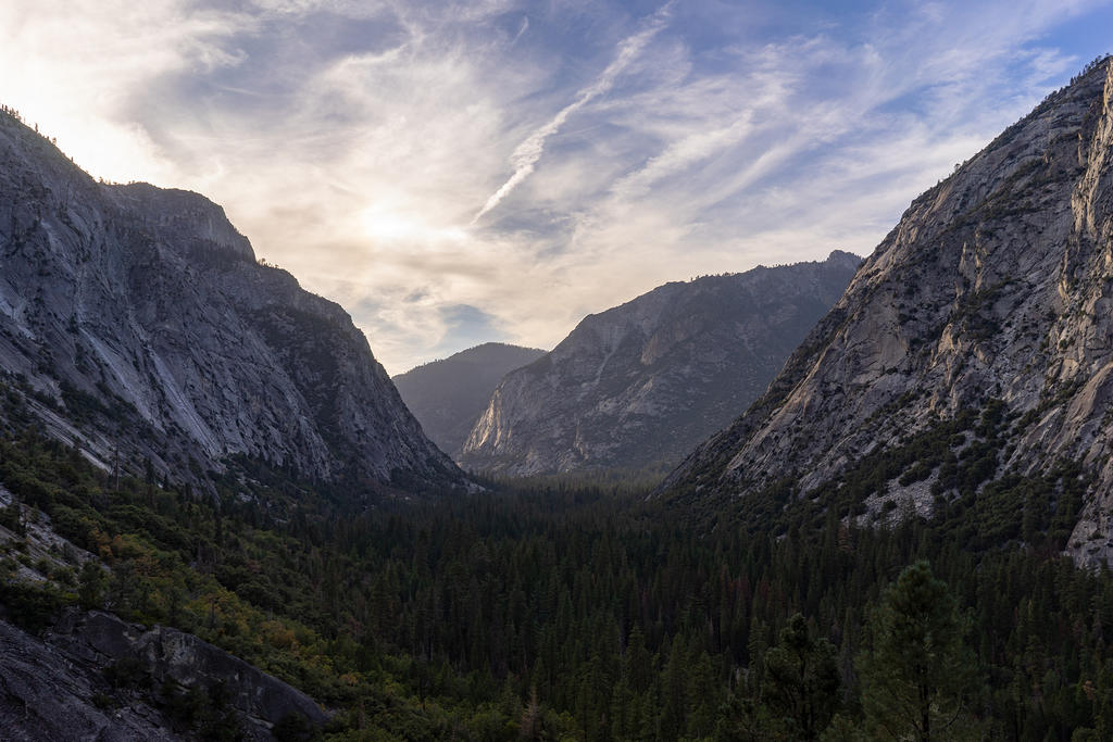 Looking west towards Rae Lakes Loop trailhead