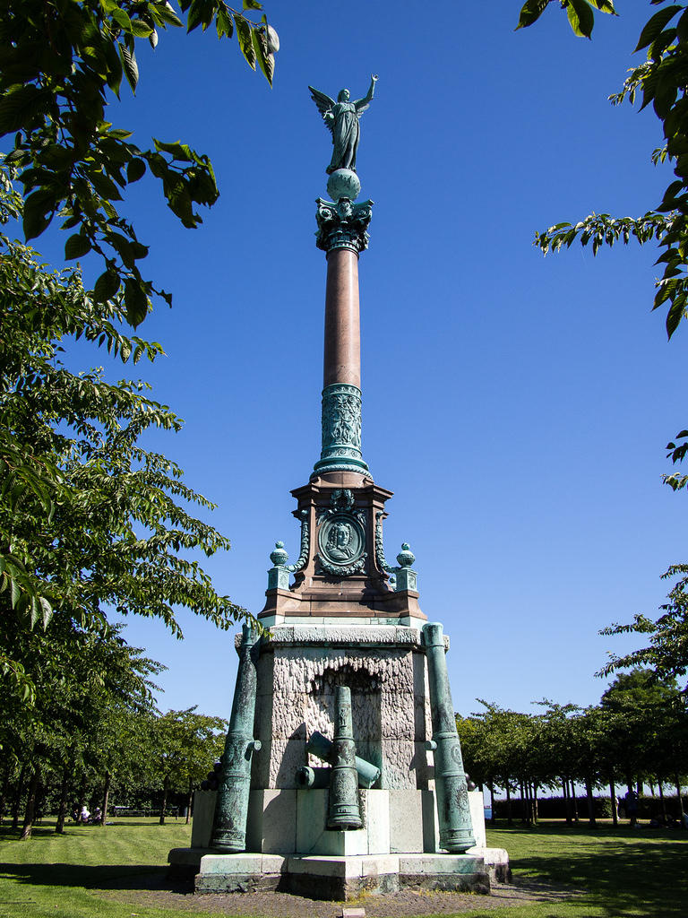 Ivar Huitfeldt Column