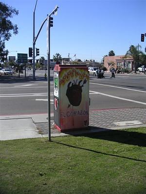 El Corazon mural on a utility box