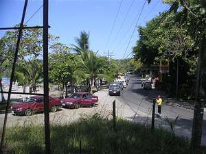 Main street outside Manuel Antonio National Park