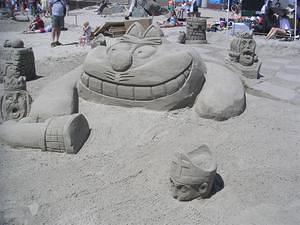 Cheshire Cat sand sculpture