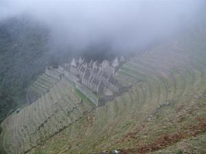 Houses and terraces of Wiñawayna are clouded in