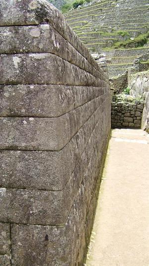 The razor sharp lines of Inka walls