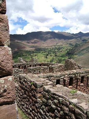 Small settlement just above the Pisaq terraces