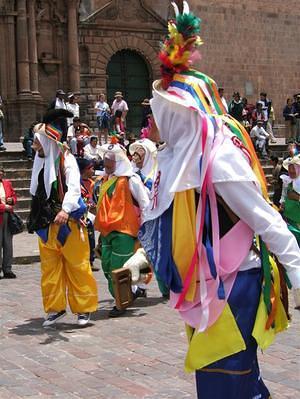 Kids marching around the plaza in costume