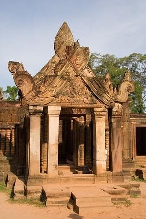 Banteay Srey entrance