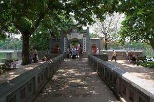 Ngoc Son gate