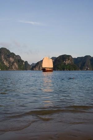 Late afternoon on Ha Long