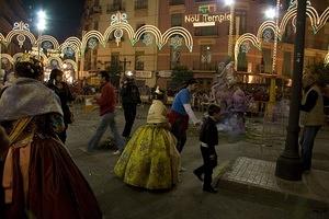 Kids get ready to light the falla infatile