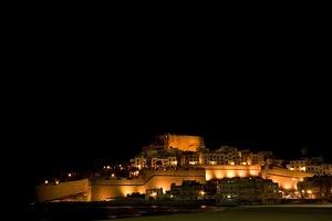 Peñíscola at night