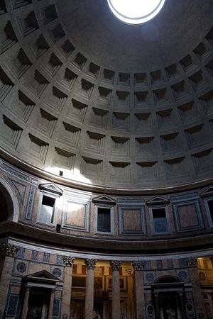 Pantheon sunlight