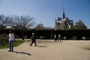 Enjoying the park behind Notre Dame