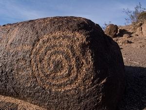 Concentric spiral petroglyph